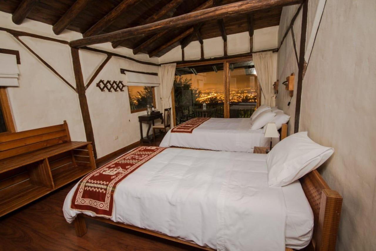 Ilatoa Lodge Quito Bagian luar foto